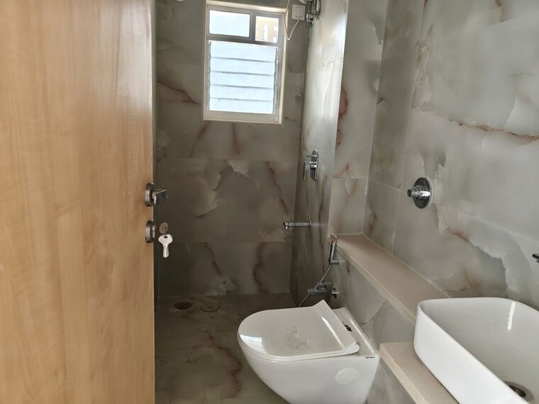 Bathroom, prestige-piramal-chs 2.5 Bedroom 670 Sq.Ft. Apartment In Goregaon West Mumbai 10540868