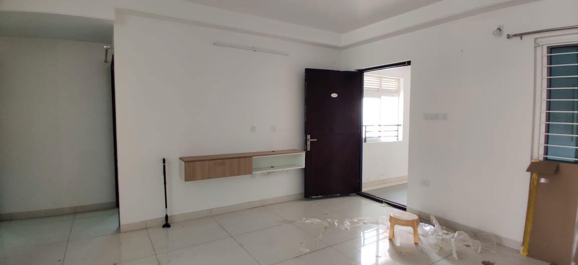 Room in 3 BHK Apartment at Aparna Sarovar Zicon, Nallagandla – for Rent