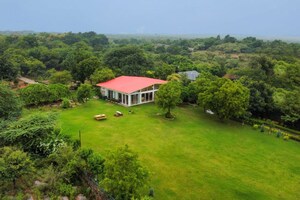 Plot Area in 4 BHK Villa at New Friends Colony – for Sale