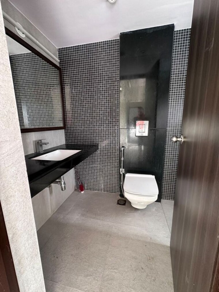 Bathroom, lodha-luxuria-priva 2 Bedroom 811 Sq.Ft. Apartment In Majiwada Thane 10540872