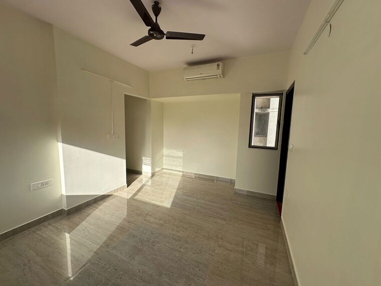 Master Bedroom, lodha-luxuria-priva 2 Bedroom 811 Sq.Ft. Apartment In Majiwada Thane 10540872