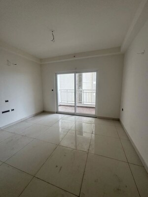 Room in 3 BHK Apartment at Candeur Crescent, Serilingampally – for Sale