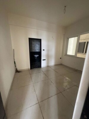 Room in 3 BHK Apartment at Candeur Crescent, Serilingampally – for Sale