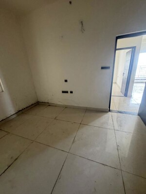 Room in 3 BHK Apartment at Candeur Crescent, Serilingampally – for Sale