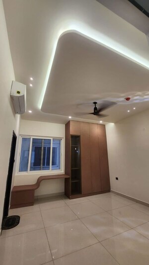 Room in 3 BHK Apartment at Candeur Crescent, Serilingampally – for Rent