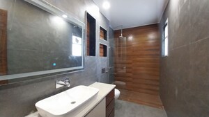 Bathroom in 1.5 BHK Builder Floor at Swaran Nagri, Sector 31 – for Rent