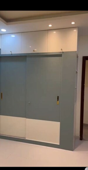 Room in 2.5 BHK Apartment at One OAK Natura, Sushant Golf City – for Rent