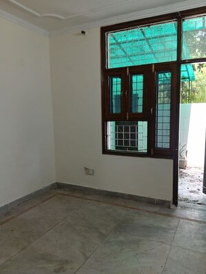 Room in 1 BHK Builder Floor at Ansal Plaza Sector-23, Sector 23 – for Rent