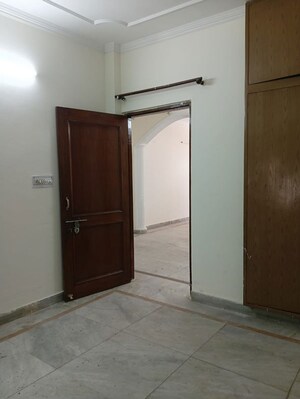 Room in 1 BHK Builder Floor at Ansal Plaza Sector-23, Sector 23 – for Rent