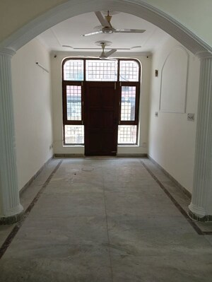 Room in 1 BHK Builder Floor at Ansal Plaza Sector-23, Sector 23 – for Rent