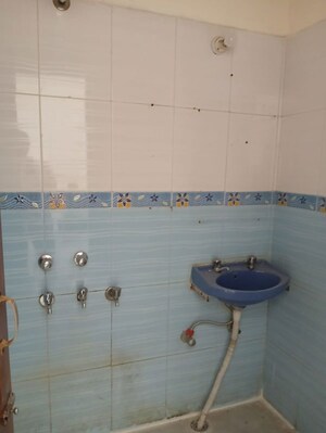Bathroom in 1 BHK Builder Floor at Ansal Plaza Sector-23, Sector 23 – for Rent