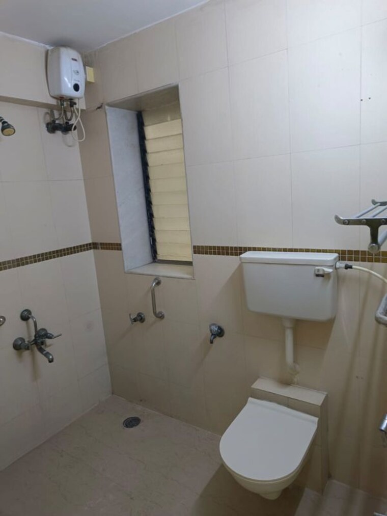 Bathroom, andheri west 3 Bedroom 1300 Sq.Ft. Apartment In Andheri West Mumbai 10540937