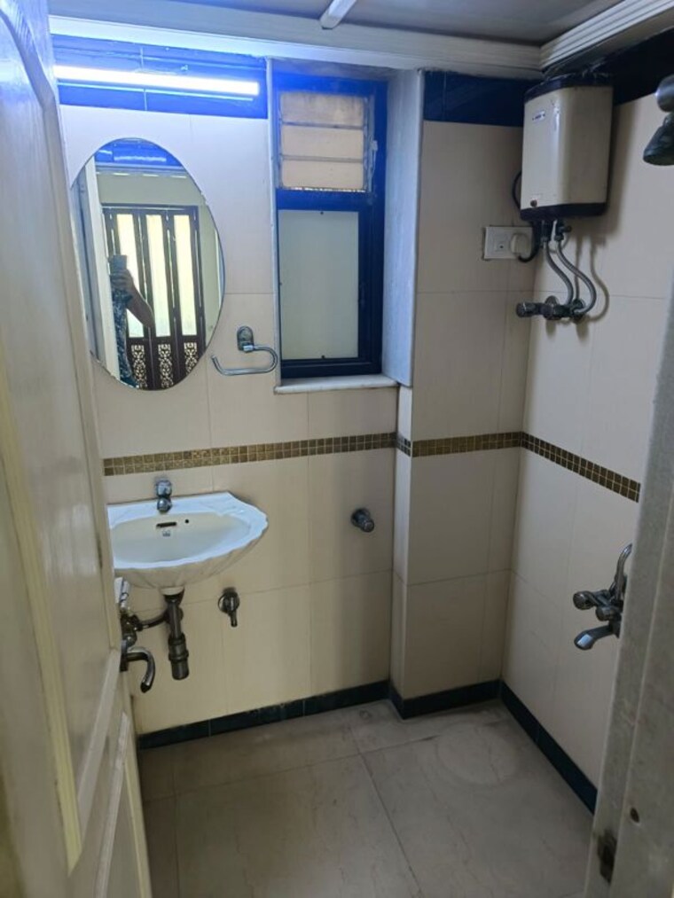 Other, andheri west 3 Bedroom 1300 Sq.Ft. Apartment In Andheri West Mumbai 10540937