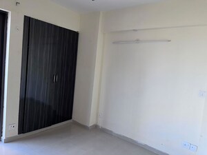 Room in 4 BHK Apartment at Logix Blossom County, Sector 137 – for Sale