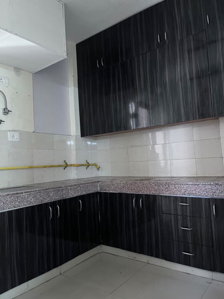 Kitchen, logix-blossom-county 4 Bedroom 2494 Sq.Ft. Apartment In Sector 137 Noida 10540938