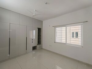 Room in 4 BHK Apartment at Niharika Skyline, Manikonda – for Sale