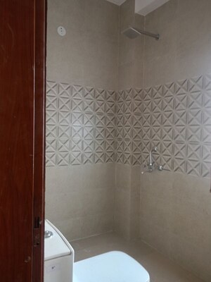 Bathroom in 2 BHK Builder Floor at Ansal Plaza Sector-23, Sector 23 – for Rent