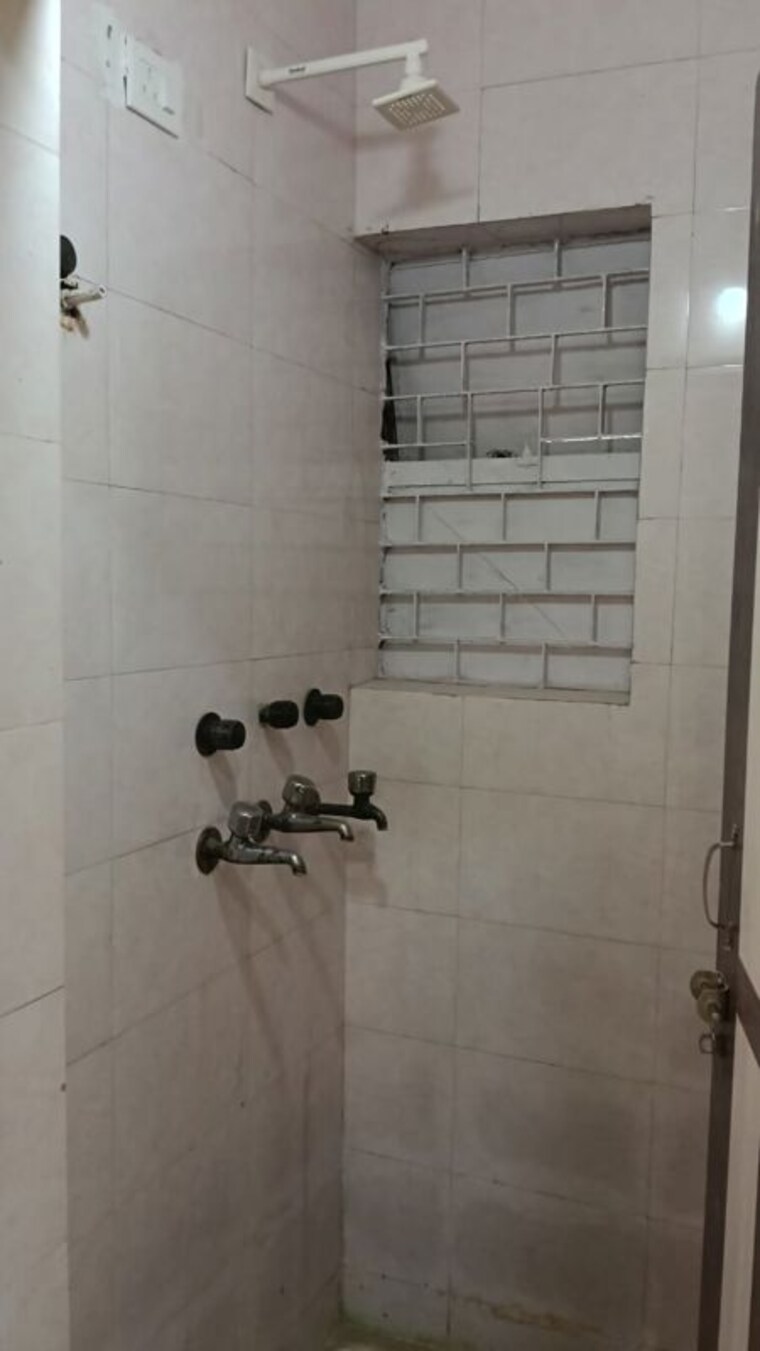 Bathroom, rwa-apartments-sector-19 4 Bedroom 450 Sq.Mt. Villa In Sector 19 Noida 10540978