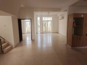 Room in 3.5 BHK Builder Floor at SS Almeria, Sector 84 – for Sale