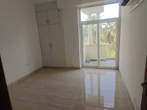 Room in 3.5 BHK Builder Floor at SS Almeria, Sector 84 – for Sale