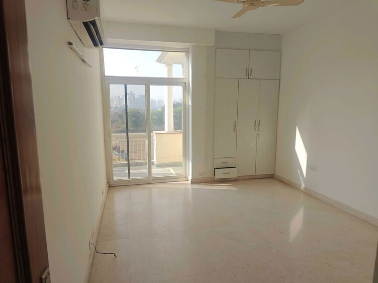 Room, ss-almeria 3.5 Bedroom 2000 Sq.Ft. Builder Floor In Sector 84 Gurgaon 10540862