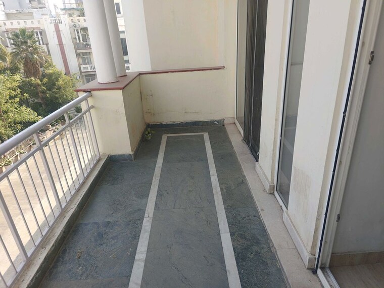Balcony, ss-almeria 3.5 Bedroom 2000 Sq.Ft. Builder Floor In Sector 84 Gurgaon 10540862