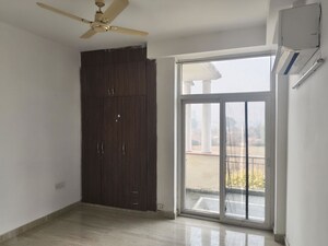 Room in 3.5 BHK Builder Floor at SS Almeria, Sector 84 – for Sale