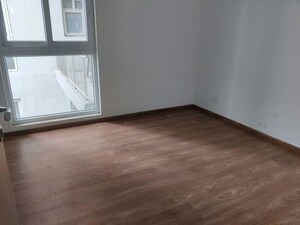 Room in 2 BHK Apartment at Vatika Seven Elements, Sector 89a – for Sale