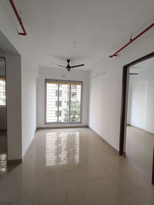 Room in 1 BHK Apartment at Avant Hillway, Goregaon East – for Rent