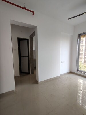 Room in 1 BHK Apartment at Avant Hillway, Goregaon East – for Rent