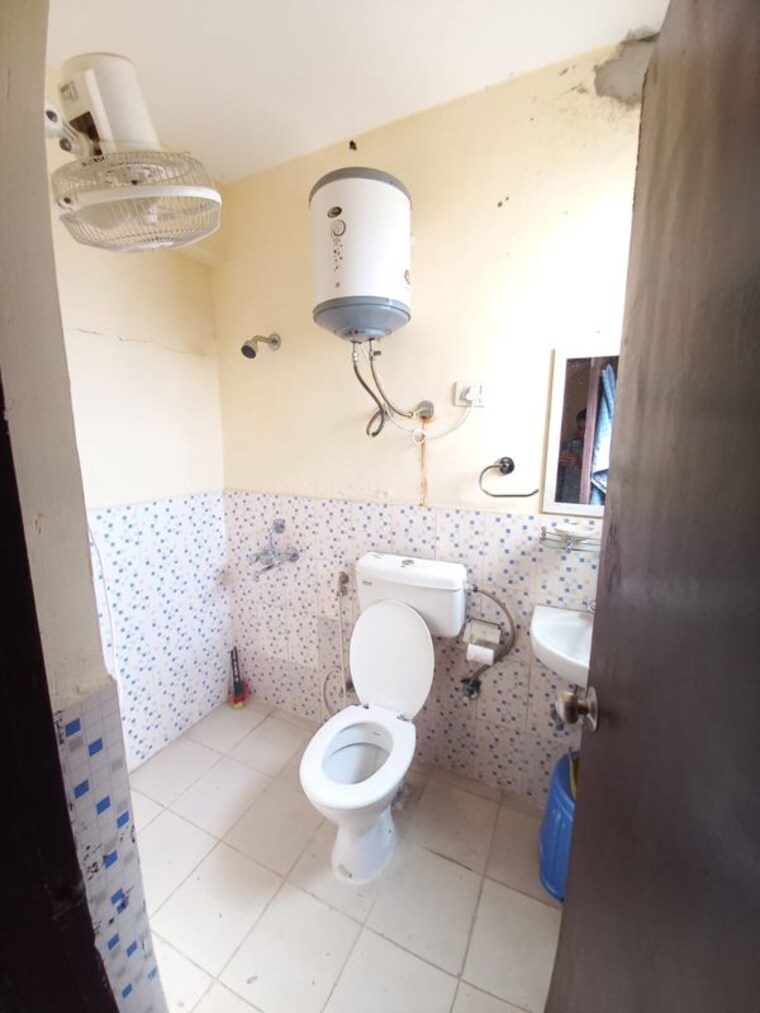 Bathroom, apex-our-homes 2 Bedroom 690 Sq.Ft. Apartment In Sector 37c Gurgaon 10541030