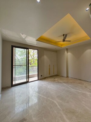 Room in 3 BHK Builder Floor at Greater Kailash I – for Rent