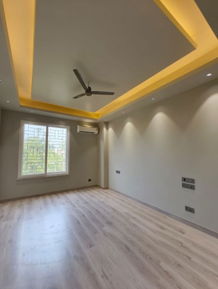 Room, greater kailash i 3 Bedroom 250 Sq.Yd. Builder Floor In Greater Kailash I Delhi 10541032