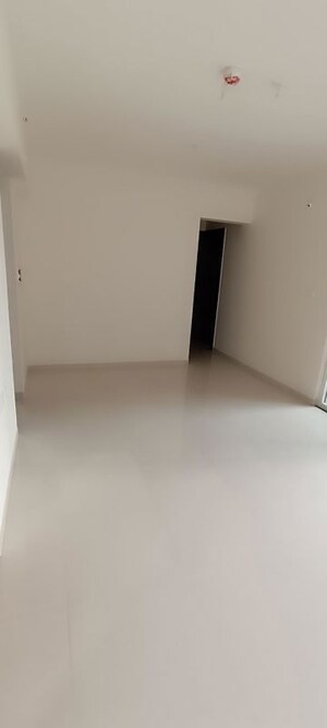 Room in 2 BHK Apartment at Gini Vivante, Kiwale – for Rent