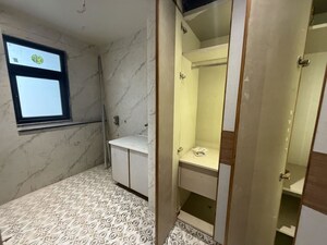 Bathroom in 3 BHK Builder Floor at Ansal Plaza Sector-23, Sector 23 – for Rent