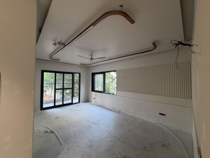 Building Lobby in 3 BHK Builder Floor at Ansal Plaza Sector-23, Sector 23 – for Rent