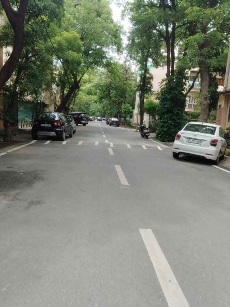  Parking, jasola 4 Bedroom 3250 Sq.Ft. Builder Floor In Jasola Delhi 10528750