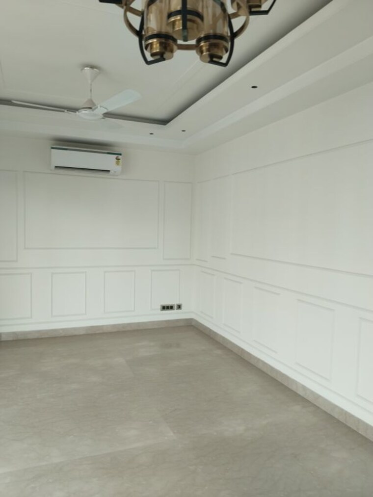 Bathroom, jasola 4 Bedroom 3250 Sq.Ft. Builder Floor In Jasola Delhi 10528750