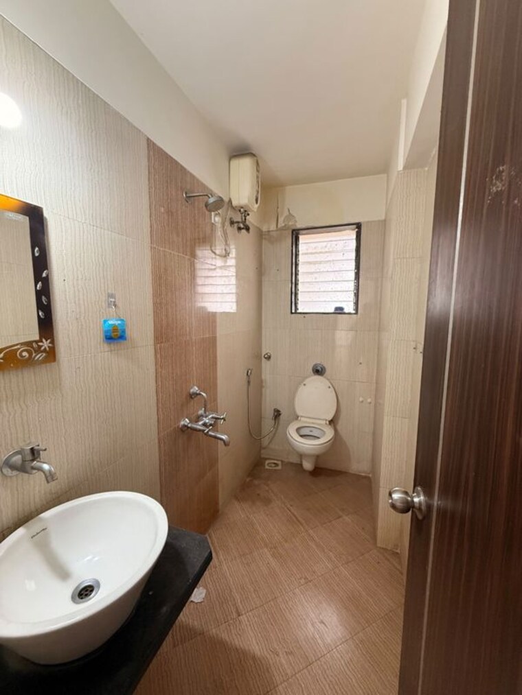 Bathroom, sudarshan-sky-garden 2 Bedroom 665 Sq.Ft. Apartment In Ghodbunder Road Thane 10541128