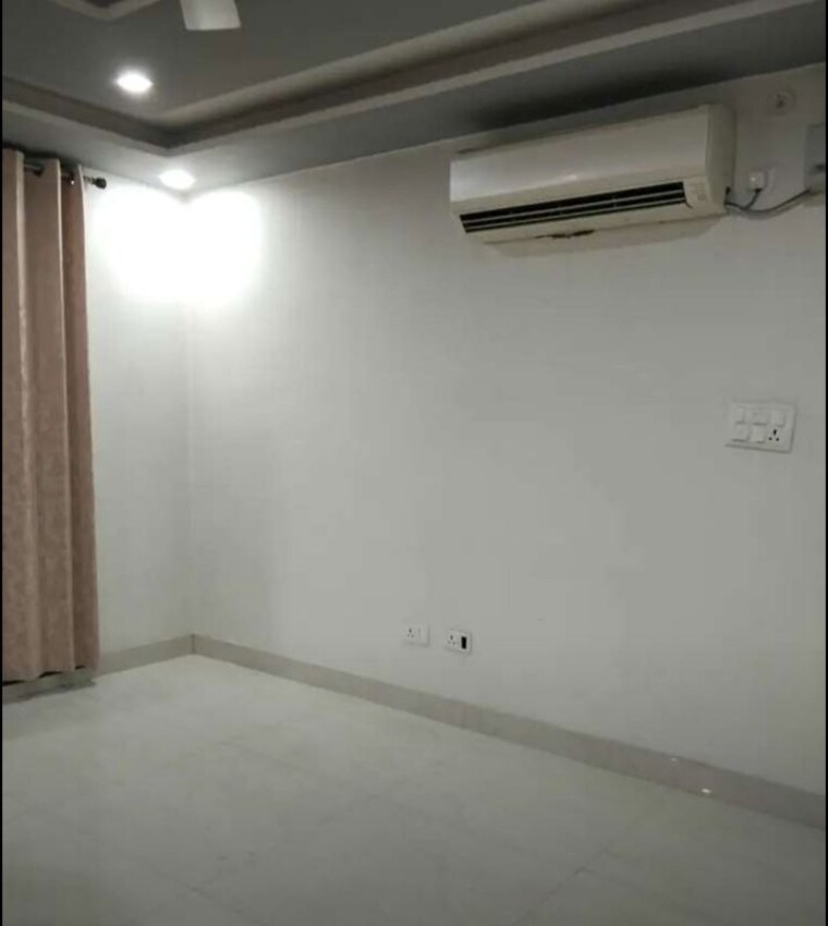 Room, gc-signature 3 Bedroom 1600 Sq.Ft. Apartment In Butler Colony Lucknow 10541142