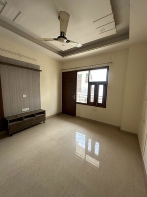 3 BHK Builder Floor For Rent in Sector 21
