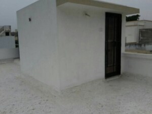Room in 5 BHK Independent House at Vastrapur – for Rent