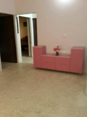 Room in 5 BHK Independent House at Vastrapur – for Rent