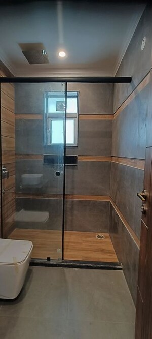 Bathroom in 3 BHK Builder Floor at Sector 21 – for Rent