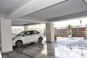 Parking in 4 BHK Builder Floor at Sushant Tower, Sector 56 – for Rent