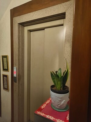  3 BHK Builder Floor at Safdarjung Enclave – for Sale