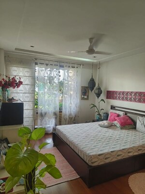 Bedroom in 3 BHK Builder Floor at Safdarjung Enclave – for Sale