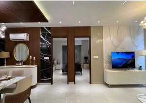 Room in 3 BHK Apartment at Lulla Nagar – for Sale