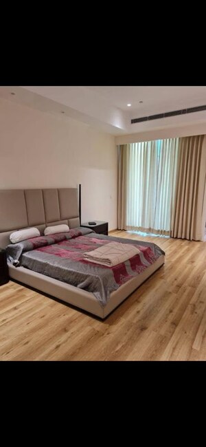 4 BHK Apartment For Sale in DLF Park Place, Sector 54