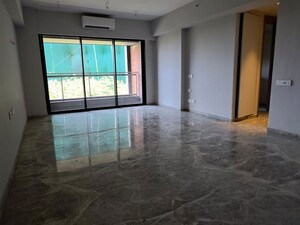 Room in 3 BHK Apartment at Rustomjee Ashiana, Juhu – for Rent